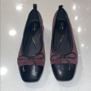 Elegant Clarks Burgundy and Black Women's Flats